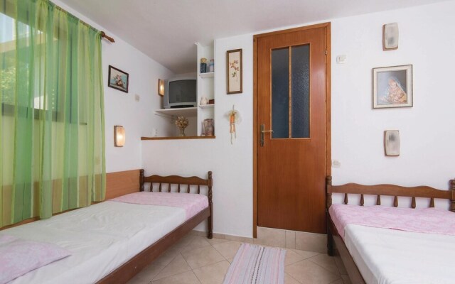 Awesome Home in Nova With Wifi and 4 Bedrooms