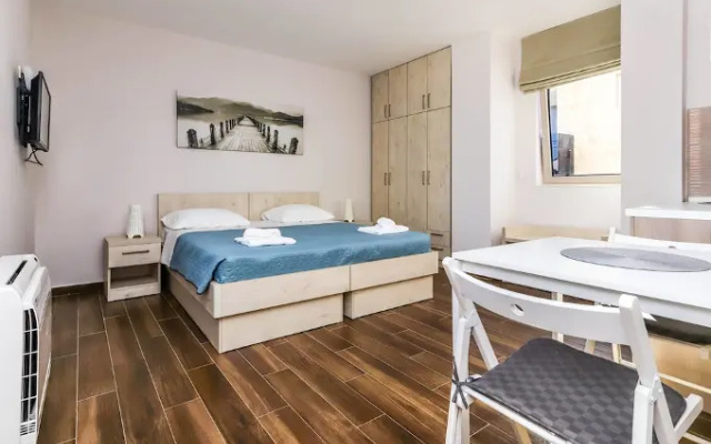 Apartments Maestral