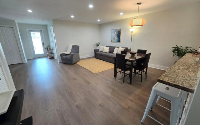 Luxurious & Spacious Townhouse in Prime Location