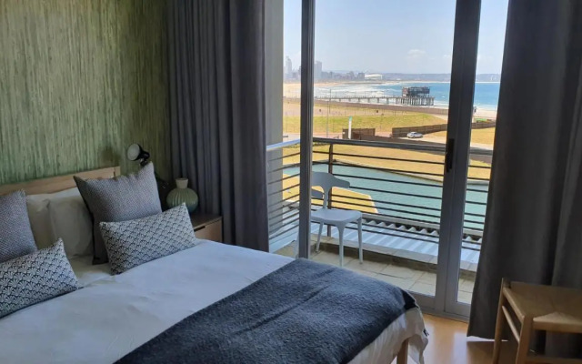 Accommodation Front - Gorgeous 4 Sleeper Beachfront Apartment