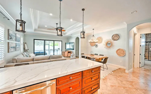 Coastal Naples Getaway ~ 2 Mi to Beaches!