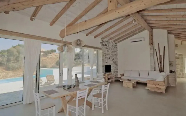 Villa Patelo With Private Pool and Jacuzzi