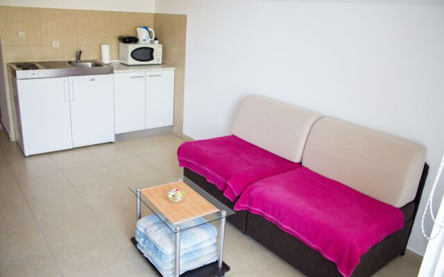 Apartments Lira