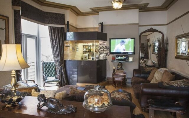 Leicester Hotel