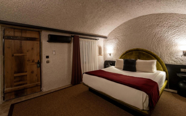 Artemis Cave Suites - Adults Only