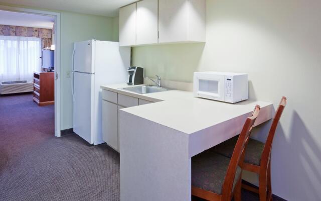 Holiday Inn & Suites St. Cloud by IHG