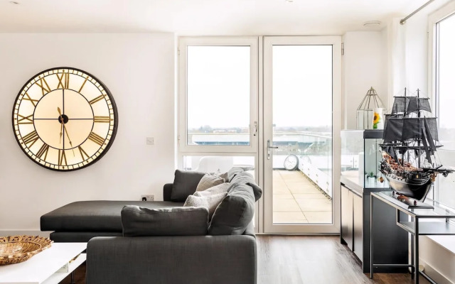 Stunning Brentford Penthouse