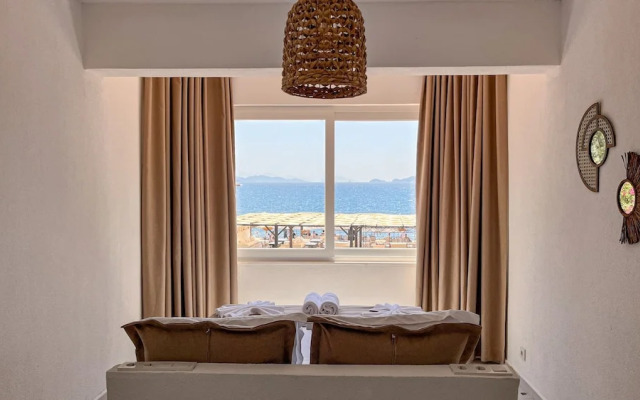 Thanos Hotel