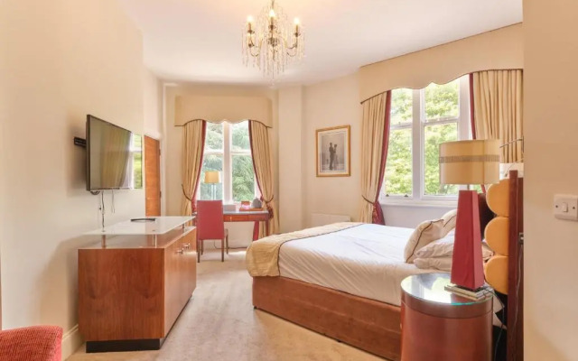 Kings Park Hotel