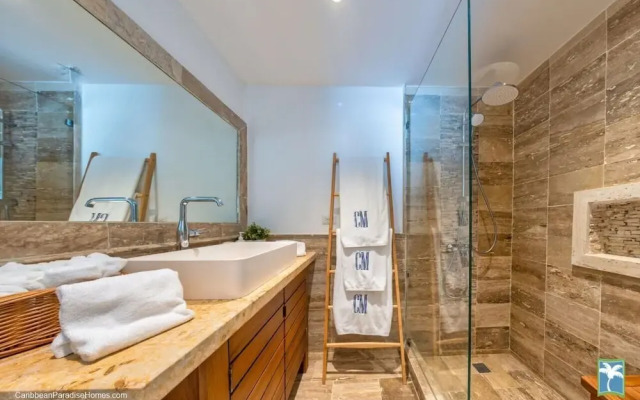 Luxurious 3 Br Golf Villa