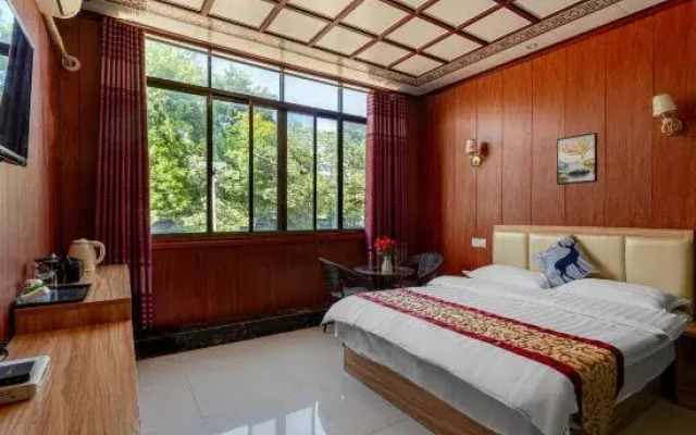 Ruifeng Business Hotel