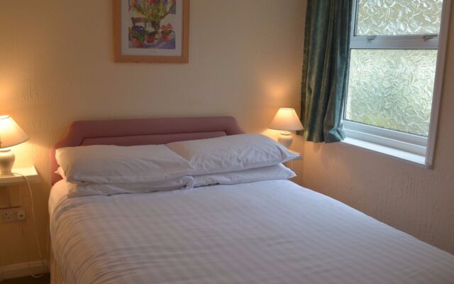 Crossways & Sea View Self Catering Holiday Cottages & Apartments