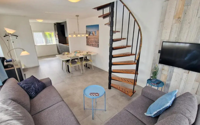 DCL03 modern holiday home with terrace