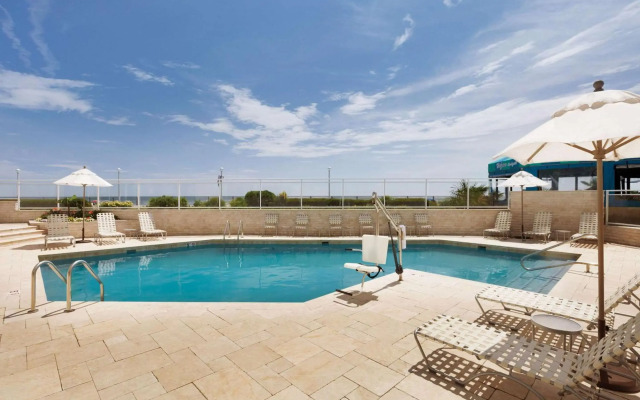 Surfbreak Virginia Beach Oceanfront, Ascend Hotel Collection