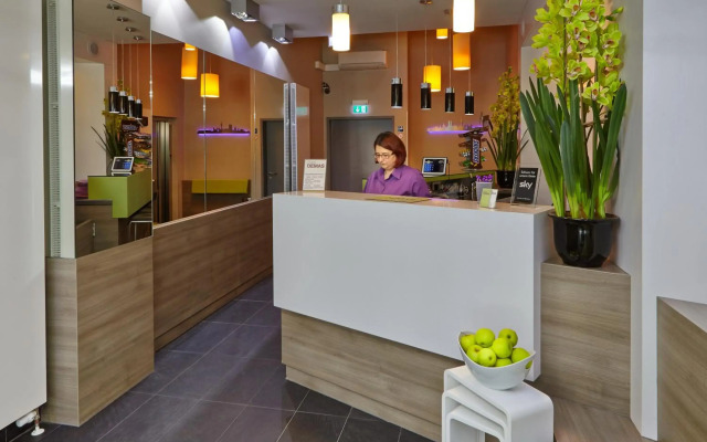 Hotel Demas City