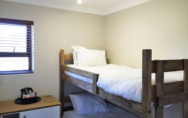 Loerie Guest Lodge
