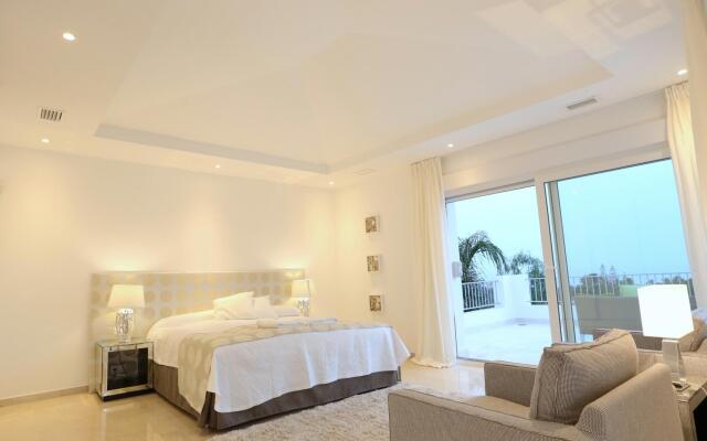 24550-Exquisite Villa Near Beach - Heated Pool