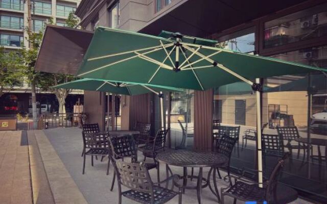 Shanghai Xujiahui center Hongqiao Road Manhe hotel