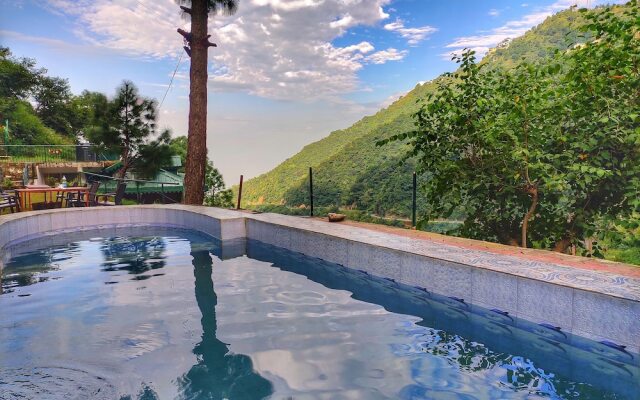 Safarmaina Resort