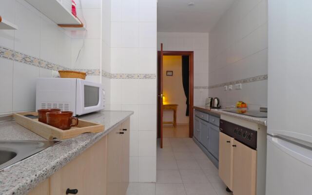 Del parque flats victoria trini