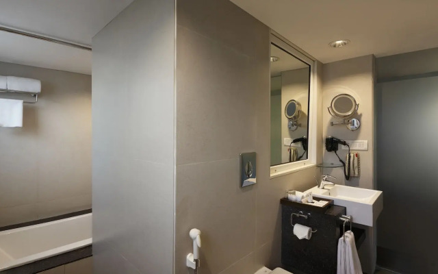 Grand Mercure Vadodara Surya Palace Hotel