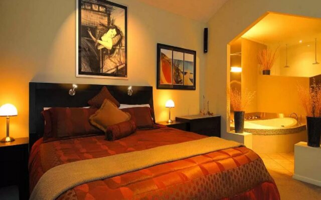 Riverview Rise Retreats