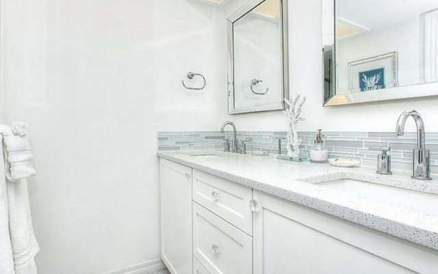Shore House 502