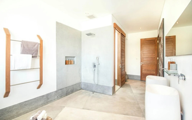 Niko2 · Marvelous 5 Bedroom Villa Close to Finns