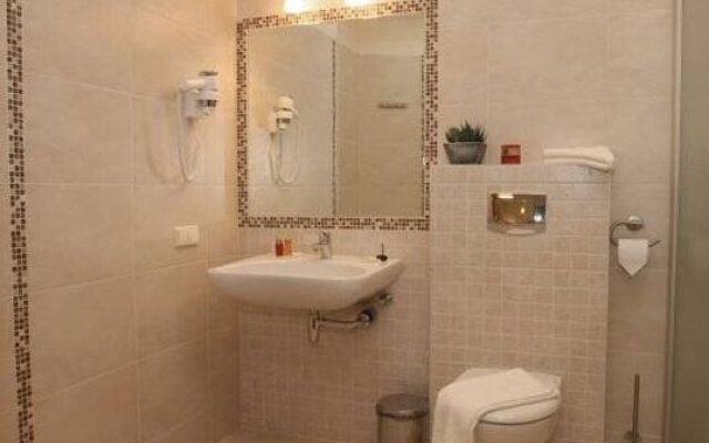 Conviva Hotel