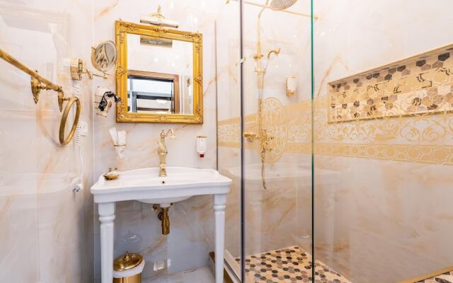 Ussr City Center Luxurious Apartment , Lives the Life of Soviet Generals