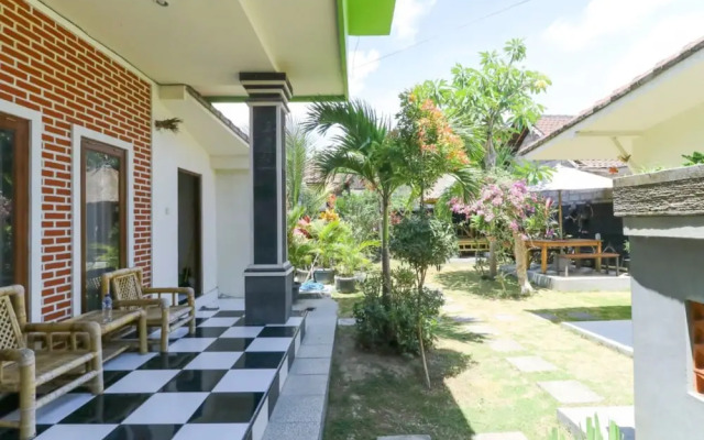 Pucuk Merah 51 Guesthouse Canggu
