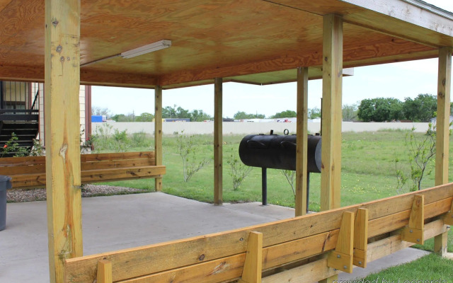 Lone Star Inn & Suites