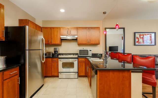 Hilton Promenade at Branson Landing