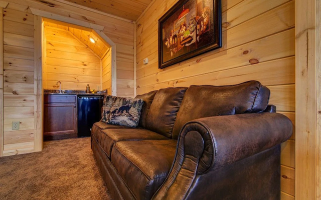 A River Runs Through It 3 Bedrooms 3 Bathrooms Cabin