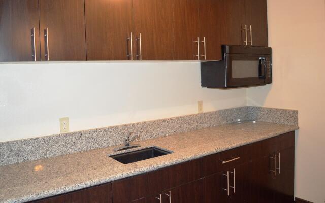 Sacramento Inn & Suites