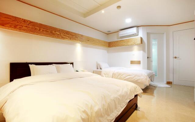 Abata Business Hotel
