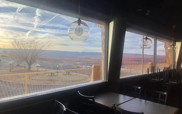Quality Inn View of Lake Powell - Page