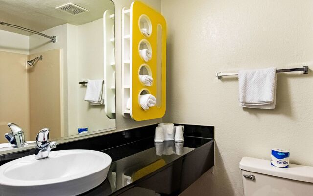 Motel 6 Palatine, IL - Chicago Northwest