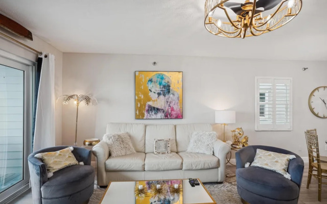 Pelican Pointe 5B