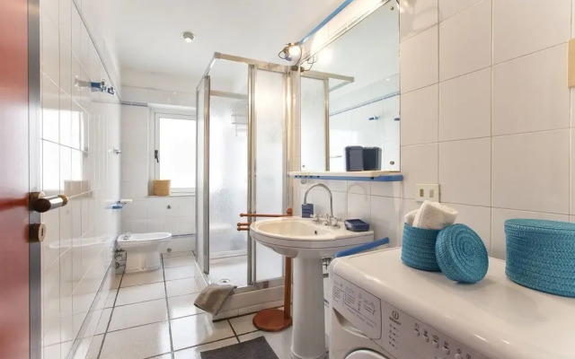 Alghero, Lighthouse Penthouse with sea view and beach front