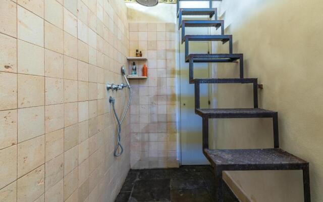 Velasquez Suite House