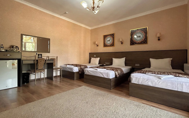 Hotel Ishonch