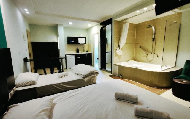 Marina Beach Hotel