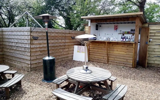 Oak Lodge Retreat - Glamping 8