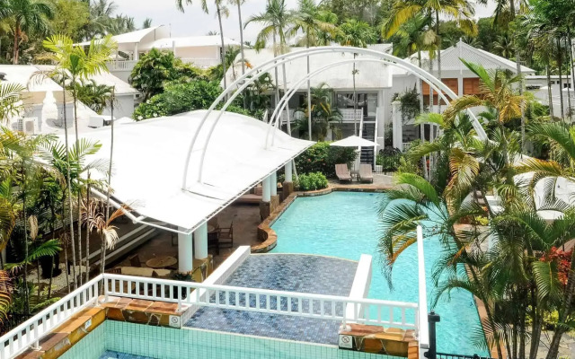 The Reef House Adults Retreat