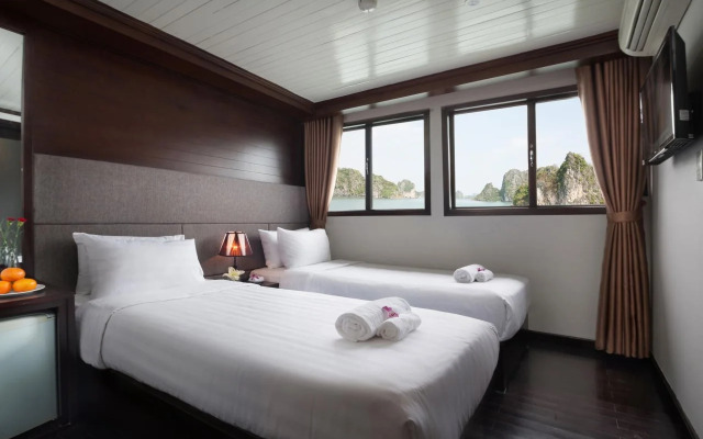 Halong Phoenix Cruiser