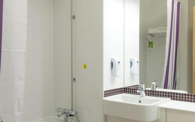 Premier Inn St Helens (A580/ East Lancs)
