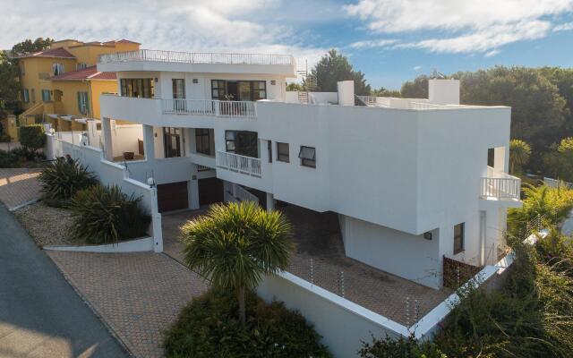 Limoni Luxury Suites
