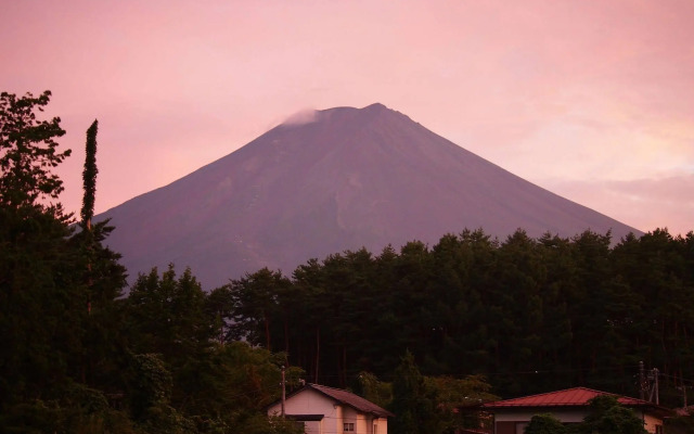 Kikkake Green and Mt.Fuji - Hostel