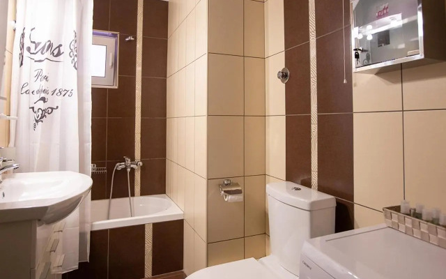 V Luxury Apartment 1